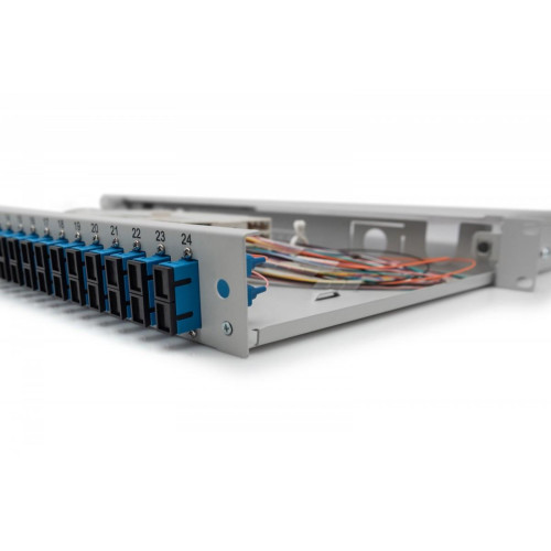 Przełącznica światłowodowa/panel krosowy z wyposażeniem 19 cali 1U, 24x SC duplex, OS2, pigtaile, adaptery, tacki, 