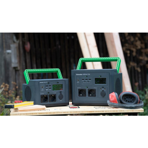 Przenośna elektrownia APC OffGrid 730, 738 Wh litowo-jonowa, LCD, 2 gniazda CEE 7/3 Schuko, Sinewave, 3 USB-A, 2 USB-C,