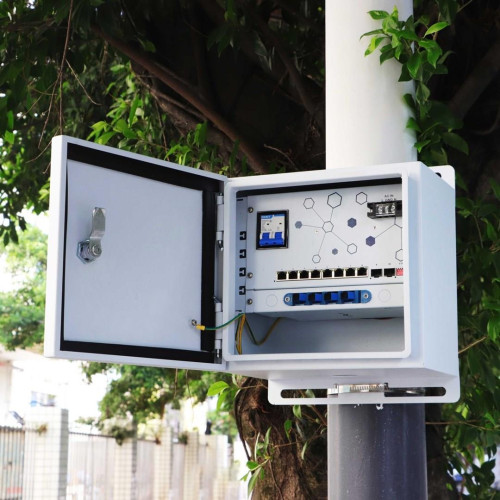 Zewnętrzny switch PoE Extralink Atlas; 8x RJ45 1000Mb/s PoE, 2x SFP, 120W, aktywne chłodzenie-21648542