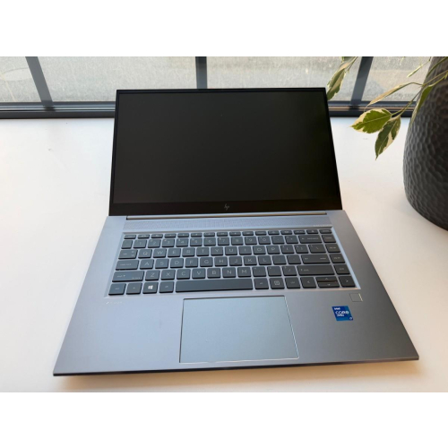 Notebook poleasingowy HP ZBook Studio G8 Core i7-11850H (11-gen.)2,5 GHz / 32 GB / 240 SSD NVME / 15,6'' FullHD / Nvidia RTX A2000 / Win11Prof.