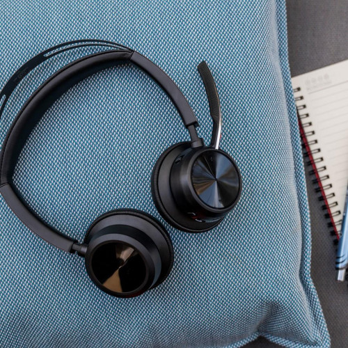 POLY Zestaw słuchawkowy Voyager Focus 2 z certyfikatem Microsoft Teams USB-C-C + przejściówka USB-C/A-22617353