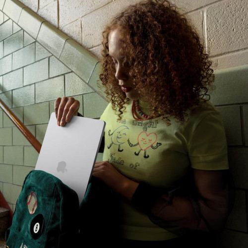 Apple 15-inch MacBook Air: Apple M5 chip with 10-core CPU and 10-core GPU, 16GB, 512GB SSD - Starlight-22994108