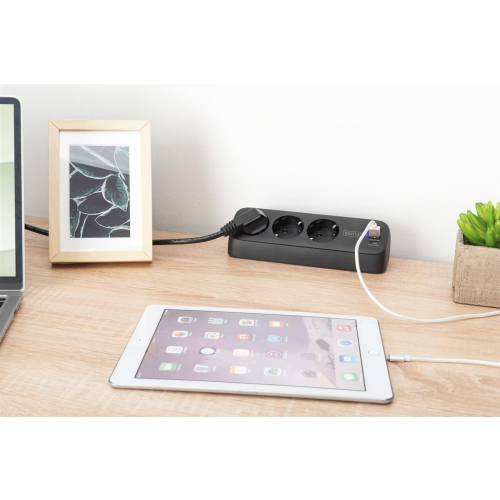 Digitus 3-drożna biurowa listwa zasilająca z 2 złączami USB-A i 1 złączem USB-C, czarna-23061155