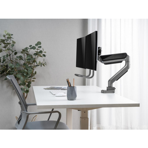 Wyposażenie: Uchwyt biurkowy 17