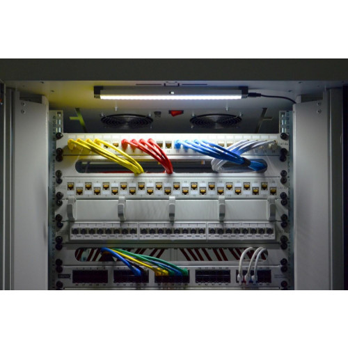 Oświetlenie LED do szaf teleinformatycznych stojących lub wiszących 19